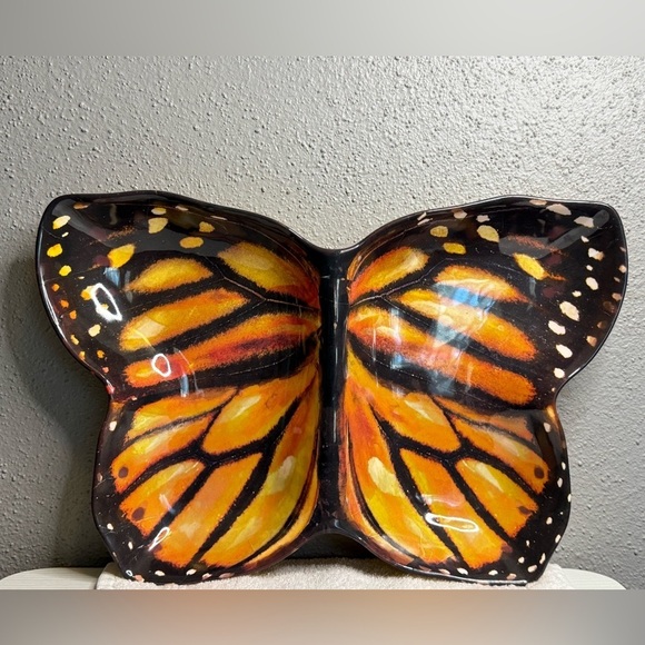 Haven & Key Monarch Butterfly Melamine Platter - Picture 3 of 6